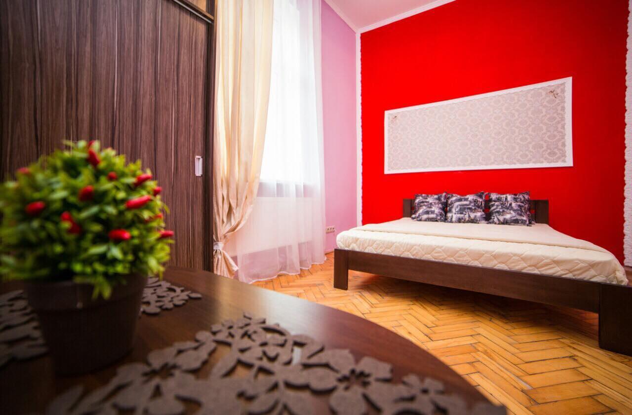 Apartment On Teatralna 7 リヴィウ エクステリア 写真