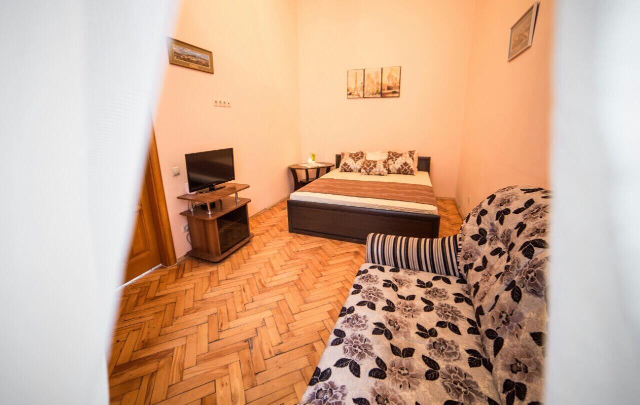 Apartment On Teatralna 7 リヴィウ エクステリア 写真